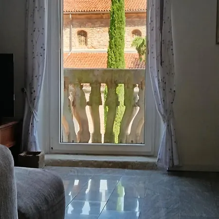 Apartman Captain Sijan