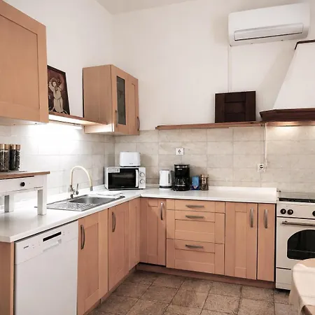 Captain Sijan Apartman Pula